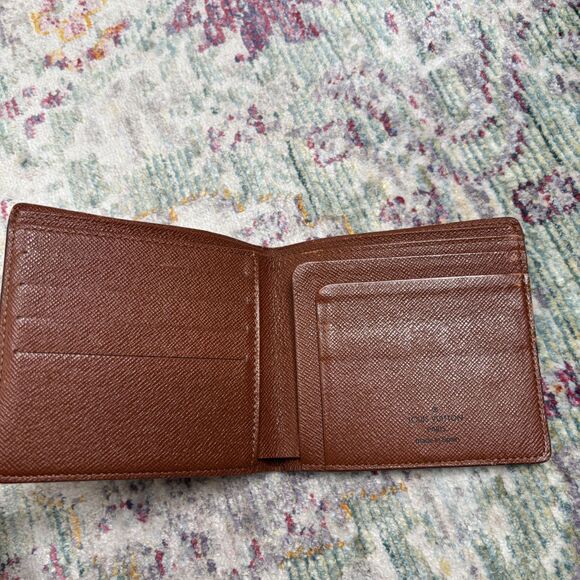 Louis Vuitton Monogram Bifold Wallet - Picture 2 of 13